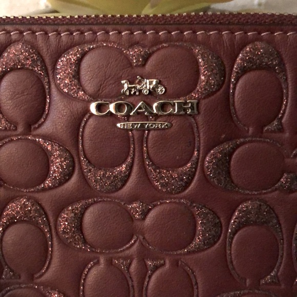 Coach wristlet - Picture 2 of 5